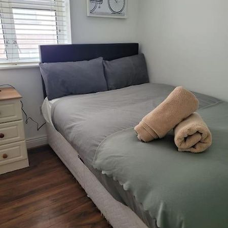 Stylish 4 Bedroom Dublin House Экстерьер фото