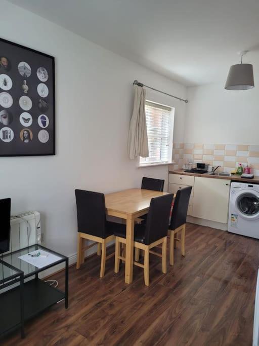 Stylish 4 Bedroom Dublin House Экстерьер фото