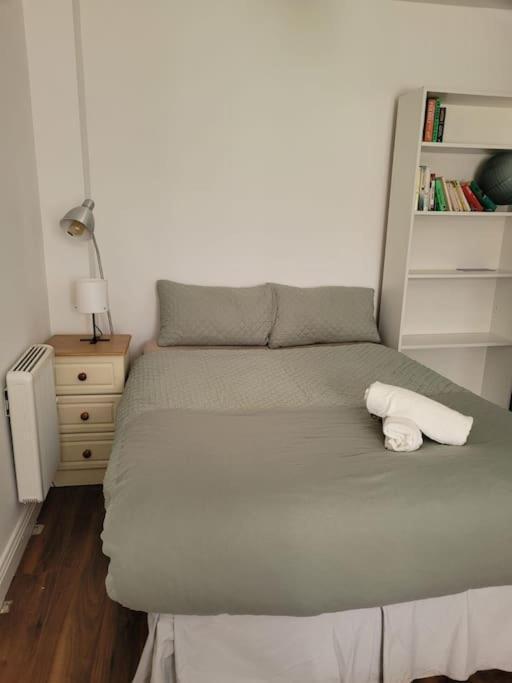 Stylish 4 Bedroom Dublin House Экстерьер фото
